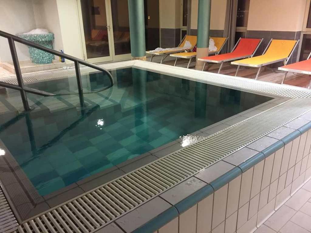 Azur Apartman Apartment Velence Exterior foto