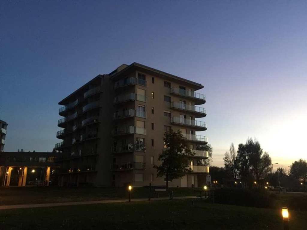 Azur Apartman Apartment Velence Exterior foto